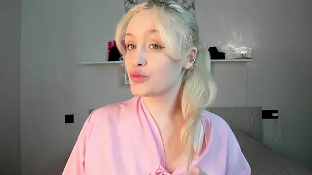 Julliakoill online show from February 2026 10:00:02 AM