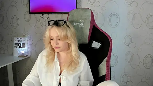 Julliakoill online show from March 2026 09:27:02 AM