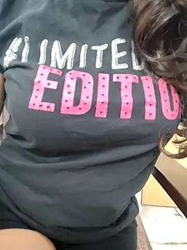 Snapshot of Kayna_Rawat chatting on November 2025 10:41:02 AM Kayna Rawat online show from November 2025 10:41:02 AM