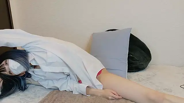 sarina at online show from November 2025 07:29:01 AM