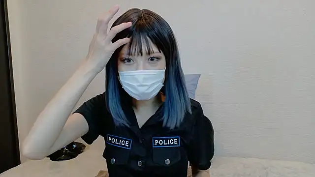 sarina at online show from October 2025 09:30:02 AM