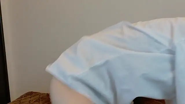 sarina at online show from December 2025 09:37:02 AM