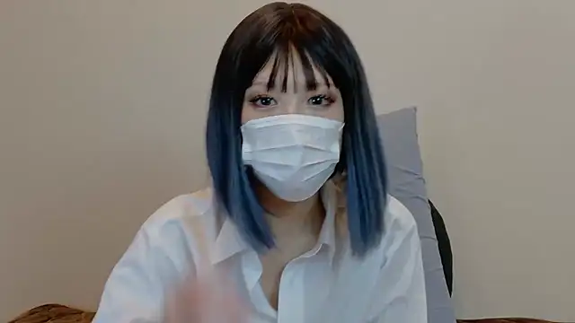 sarina at online show from December 2025 09:33:02 AM