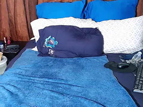 Snapshot of BOUNCINGASSX chatting on July 2026 07:43:02 PM BOUNCINGASSX online show from July 2026 07:43:02 PM