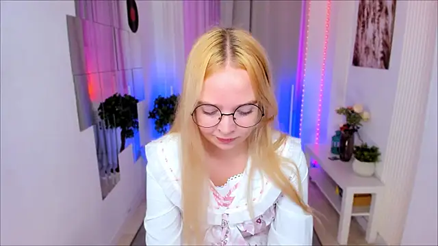 BellaMontgomery online show from September 2025 10:47:01 PM