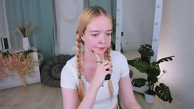 BellaMontgomery online show from November 2025 10:35:01 PM