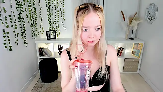 BellaMontgomery online show from November 2025 09:42:02 PM