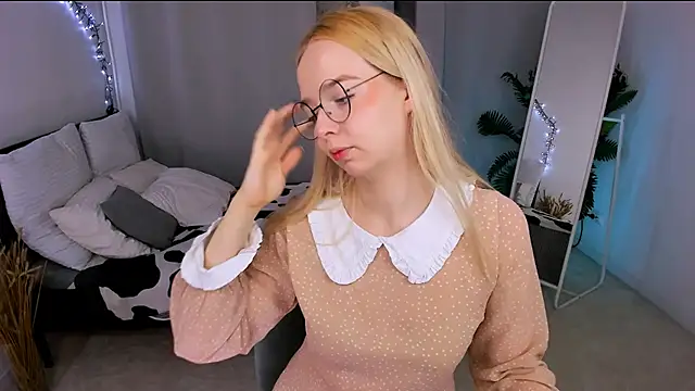 BellaMontgomery online show from September 2025 09:59:01 PM