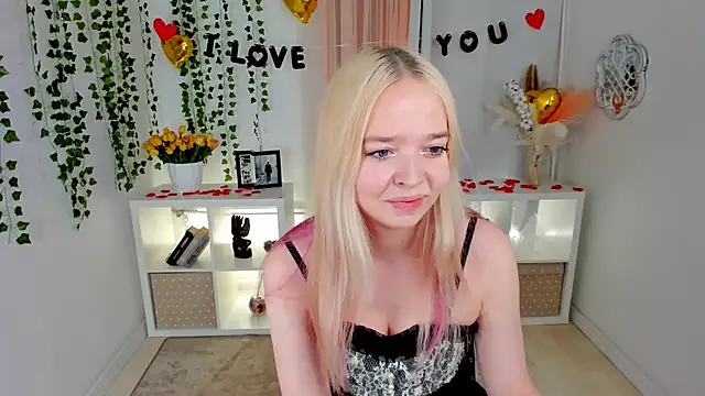 Snapshot of BellaMontgomery chatting on February 2026 04:49:02 PM BellaMontgomery online show from February 2026 04:49:02 PM