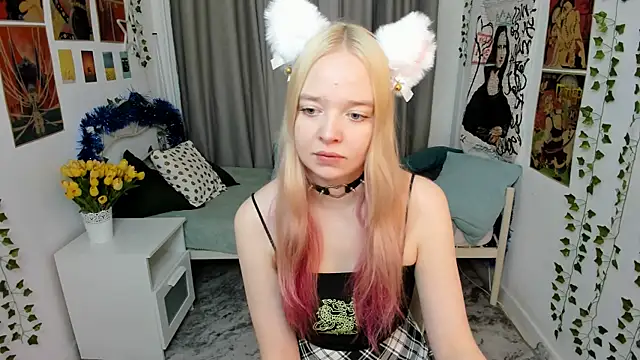 Snapshot of BellaMontgomery chatting on January 2026 12:23:02 PM BellaMontgomery online show from January 2026 12:23:02 PM