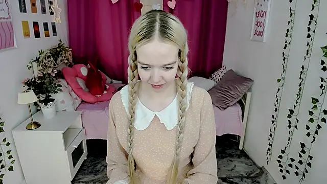 BellaMontgomery online show from May 2026 06:46:01 PM