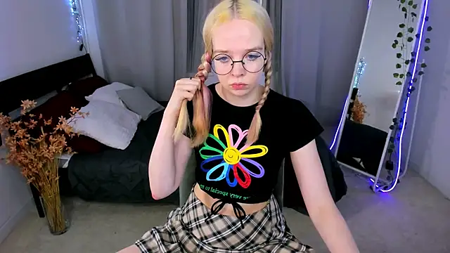 BellaMontgomery online show from March 2026 12:18:01 PM