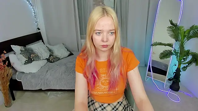 Snapshot of BellaMontgomery chatting on January 2026 04:21:02 PM BellaMontgomery online show from January 2026 04:21:02 PM