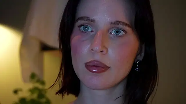 ellaa91 online show from April 2026 05:53:02 PM