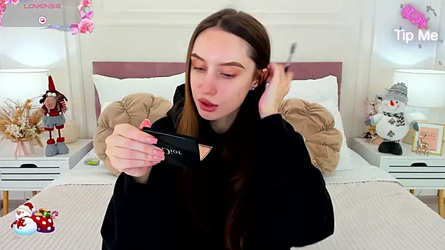 ToriSonn online show from December 2025 06:30:02 AM