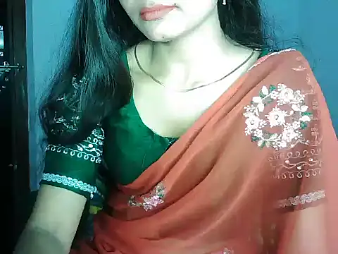 ROSE GOLDE online show from February 2026 06:30:01 PM