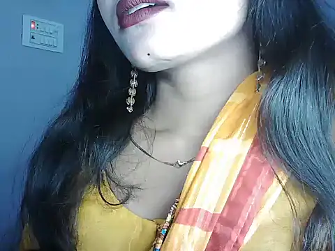 ROSE GOLDE online show from February 2026 04:26:01 PM