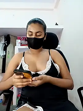 hotmanshi online show from October 2025 07:04:01 PM