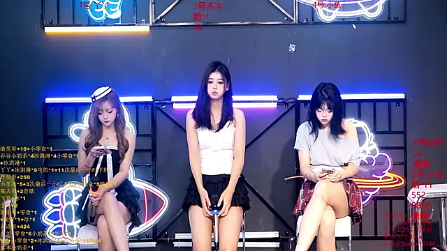 EYgirl222 online show from September 2025 08:20:01 AM