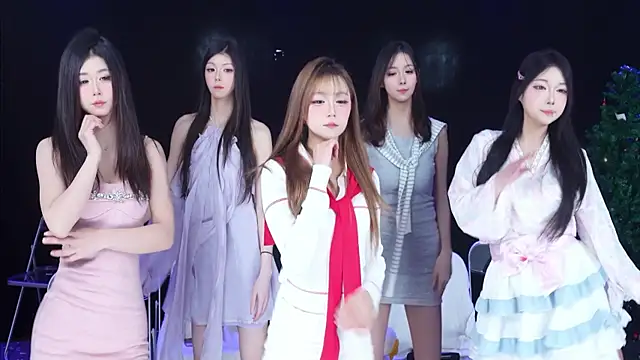 Snapshot of EYgirl222 chatting on January 2026 08:32:01 AM EYgirl222 online show from January 2026 08:32:01 AM