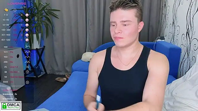 Snapshot of holy_eggs_02 chatting on November 2025 09:07:02 PM holy eggs 02 online show from November 2025 09:07:02 PM