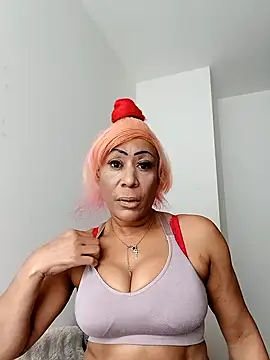 Snapshot of iamlalamilano chatting on April 2026 10:43:01 AM iamlalamilano online show from April 2026 10:43:01 AM