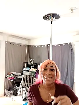 Snapshot of iamlalamilano chatting on March 2026 01:15:02 PM iamlalamilano online show from March 2026 01:15:02 PM