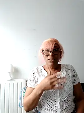 Snapshot of iamlalamilano chatting on April 2026 11:44:02 AM iamlalamilano online show from April 2026 11:44:02 AM