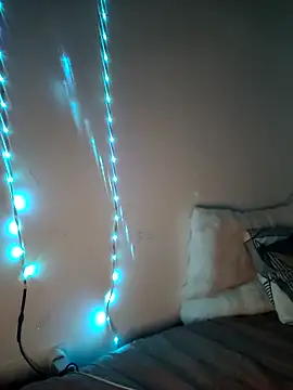 iamlalamilano online show from March 2026 11:05:01 PM