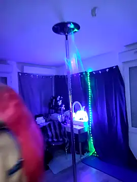 iamlalamilano online show from February 2026 08:08:01 PM