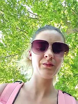 Snapshot of Melly4You chatting on May 2026 01:32:02 PM Melly4You online show from May 2026 01:32:02 PM