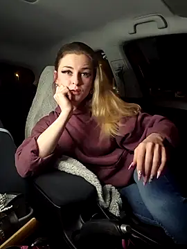 Melly4You online show from March 2026 06:42:01 PM