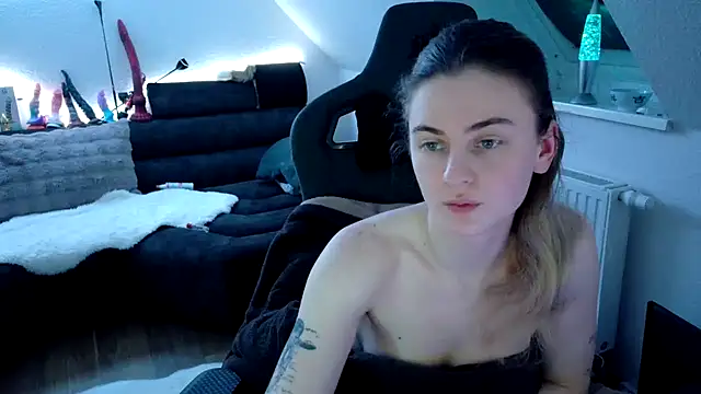 Melly4You online show from March 2026 11:30:01 PM