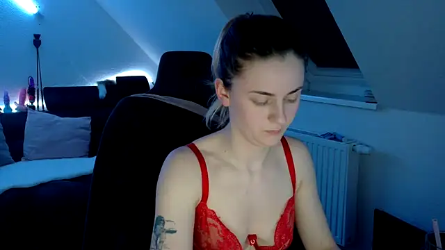 Melly4You online show from April 2026 10:11:02 PM