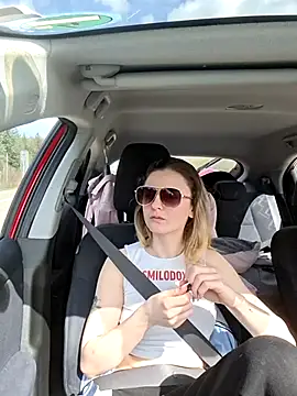 Melly4You online show from April 2026 11:50:02 AM