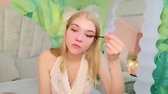Snapshot of 4example_Chloe chatting on July 2026 05:41:02 AM 4example Chloe online show from July 2026 05:41:02 AM