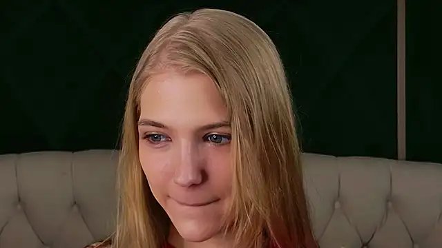 4example Chloe online show from April 2026 05:30:01 AM