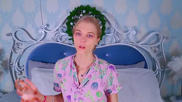 4example Chloe online show from December 2025 10:58:02 AM