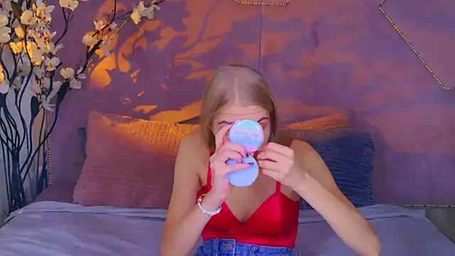 4example Chloe online show from October 2025 10:50:02 AM