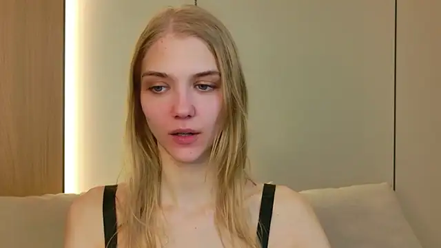 4example Chloe online show from March 2026 10:37:01 AM