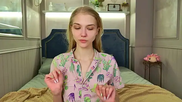 4example Chloe online show from March 2026 10:22:01 AM