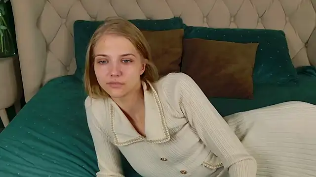 4example Chloe online show from March 2026 05:51:01 AM