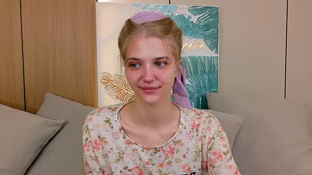 Snapshot of 4example_Chloe chatting on May 2026 05:25:02 AM 4example Chloe online show from May 2026 05:25:02 AM