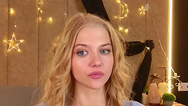 Snapshot of 4example_Chloe chatting on April 2026 12:40:02 PM 4example Chloe online show from April 2026 12:40:02 PM