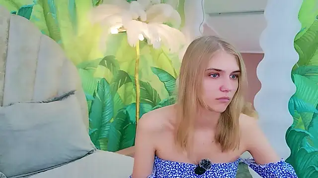 Snapshot of 4example_Chloe chatting on July 2026 05:58:02 AM 4example Chloe online show from July 2026 05:58:02 AM