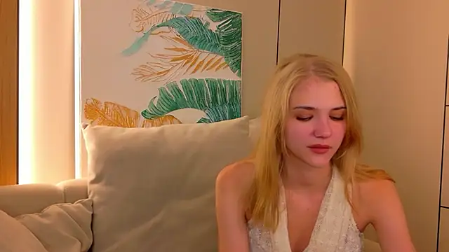Snapshot of 4example_Chloe chatting on July 2026 06:47:02 AM 4example Chloe online show from July 2026 06:47:02 AM