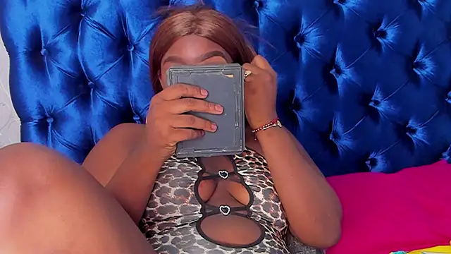TANISHA HILL online show from October 2025 02:20:01 PM