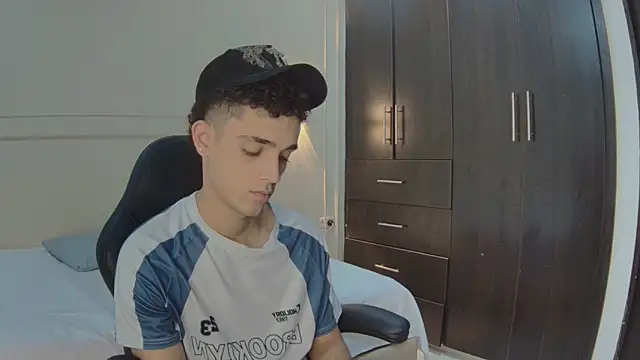 nathan shimmer online show from December 2025 09:59:01 PM