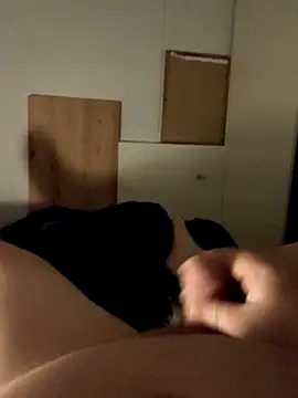 Tupfen online show from April 2026 08:34:01 PM