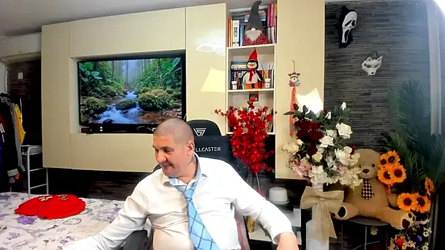 SpartacusDaddy48 online show from May 2026 07:41:01 PM